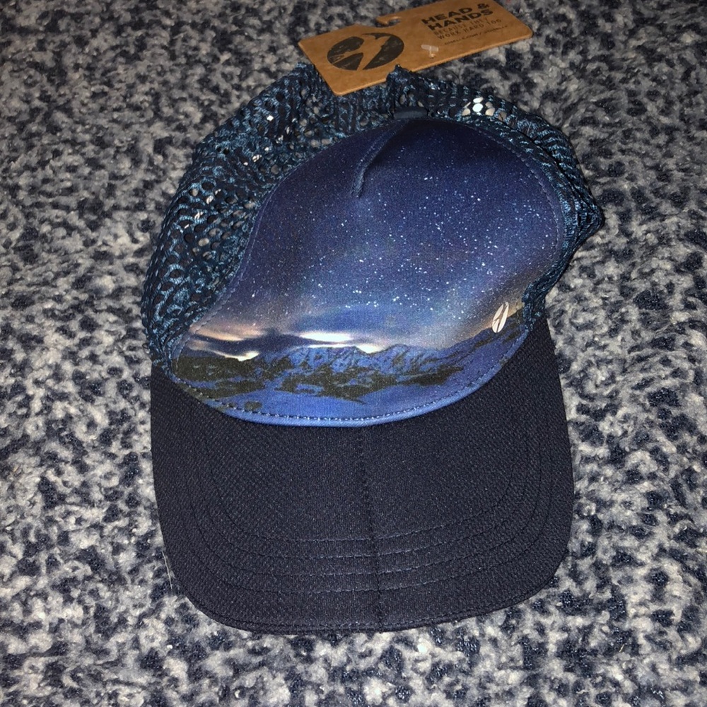 REI starry night hat